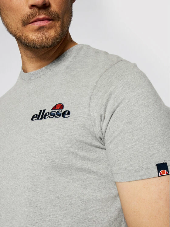 Η καλύτερη συμφωνία ❤️ Ellesse Άνδρες T-shirts T-Shirt Voodoo SHB06835 Γκρι Regular Fit 👏 6 Η καλύτερη συμφωνία ❤️ Ellesse Άνδρες T-shirts T-Shirt Voodoo SHB06835 Γκρι Regular Fit 👏 - Image 4